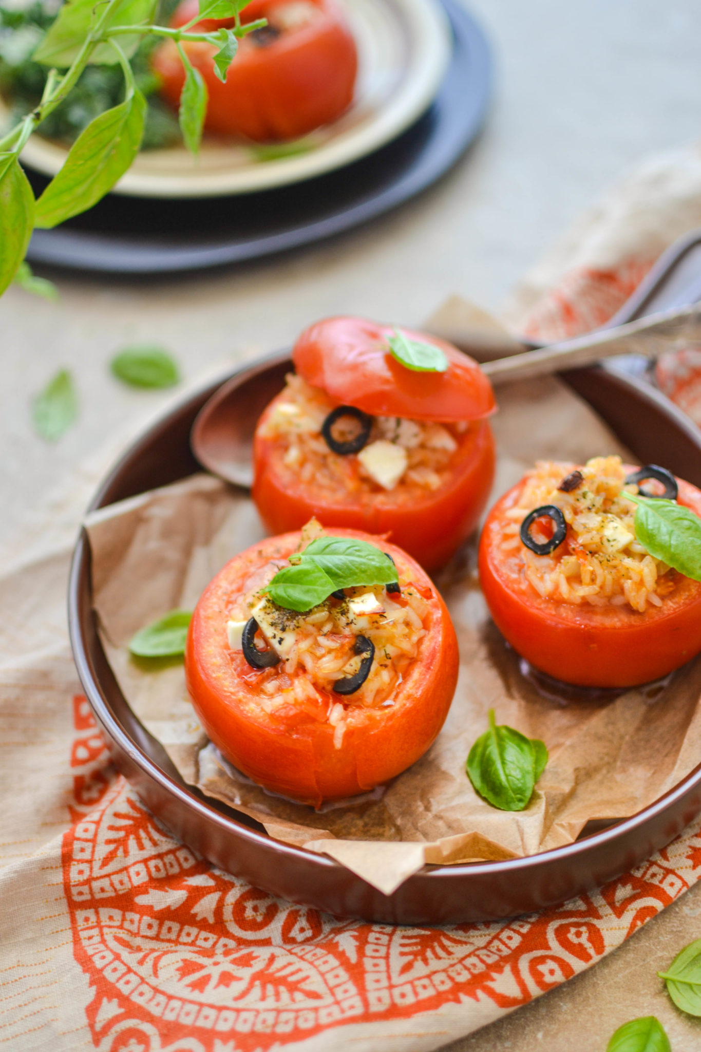 Помідори, фаршировані коричневим рисом