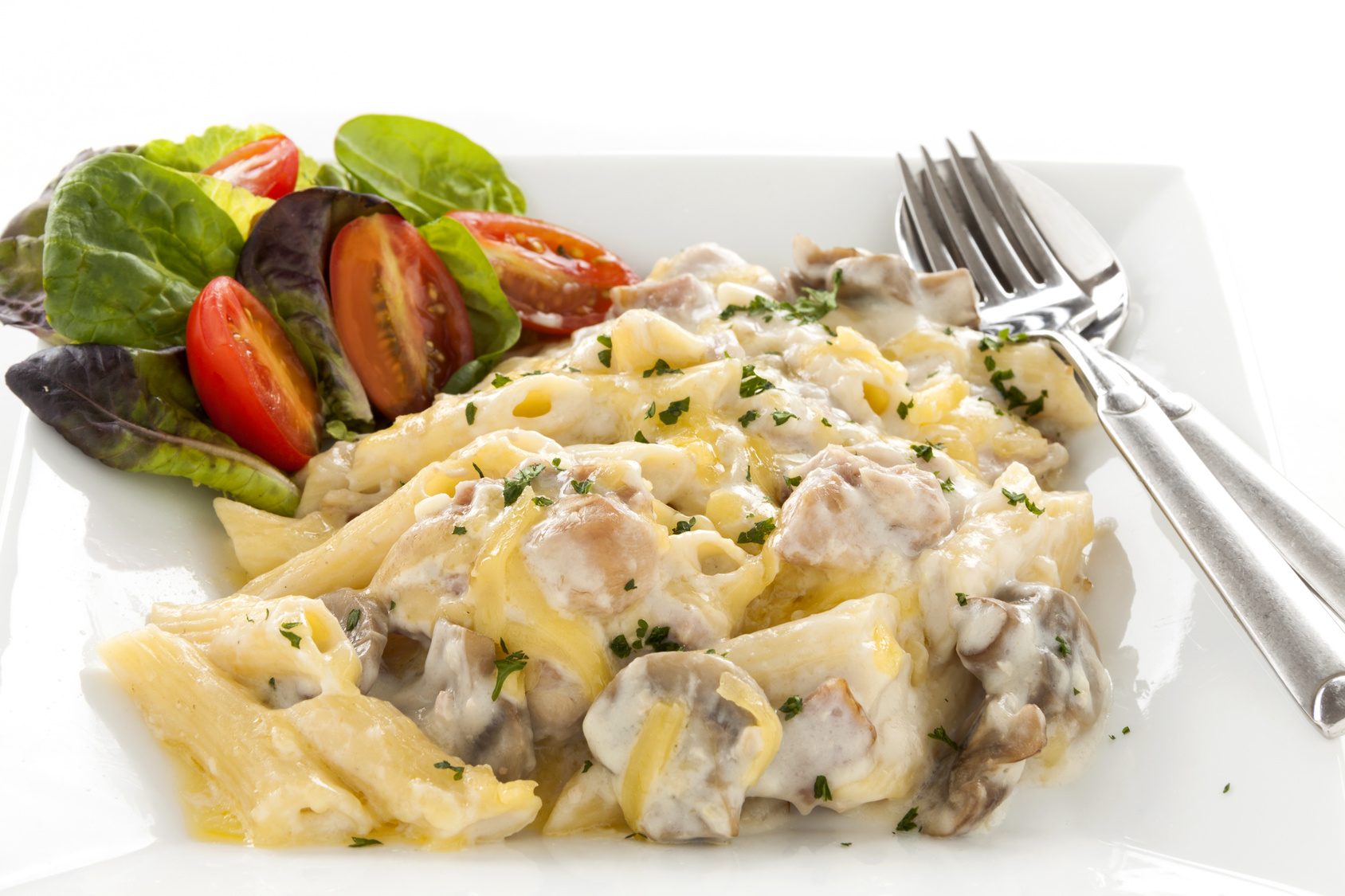 Пенне в сирно-грибному соусі