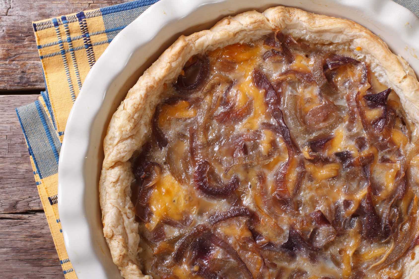 Kurczak pod&nbsp;porami z&nbsp;serem