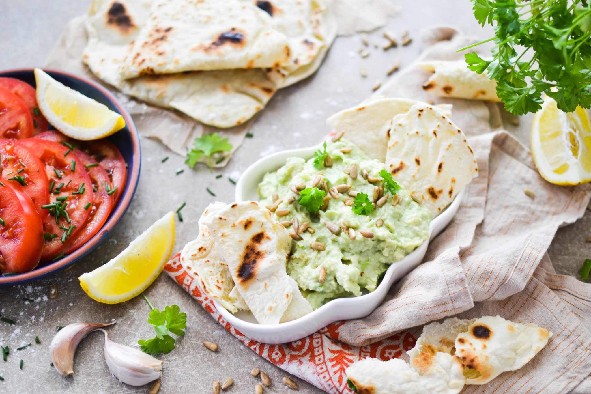 Pasta z&nbsp;awokado i&nbsp;prażonym słonecznikiem