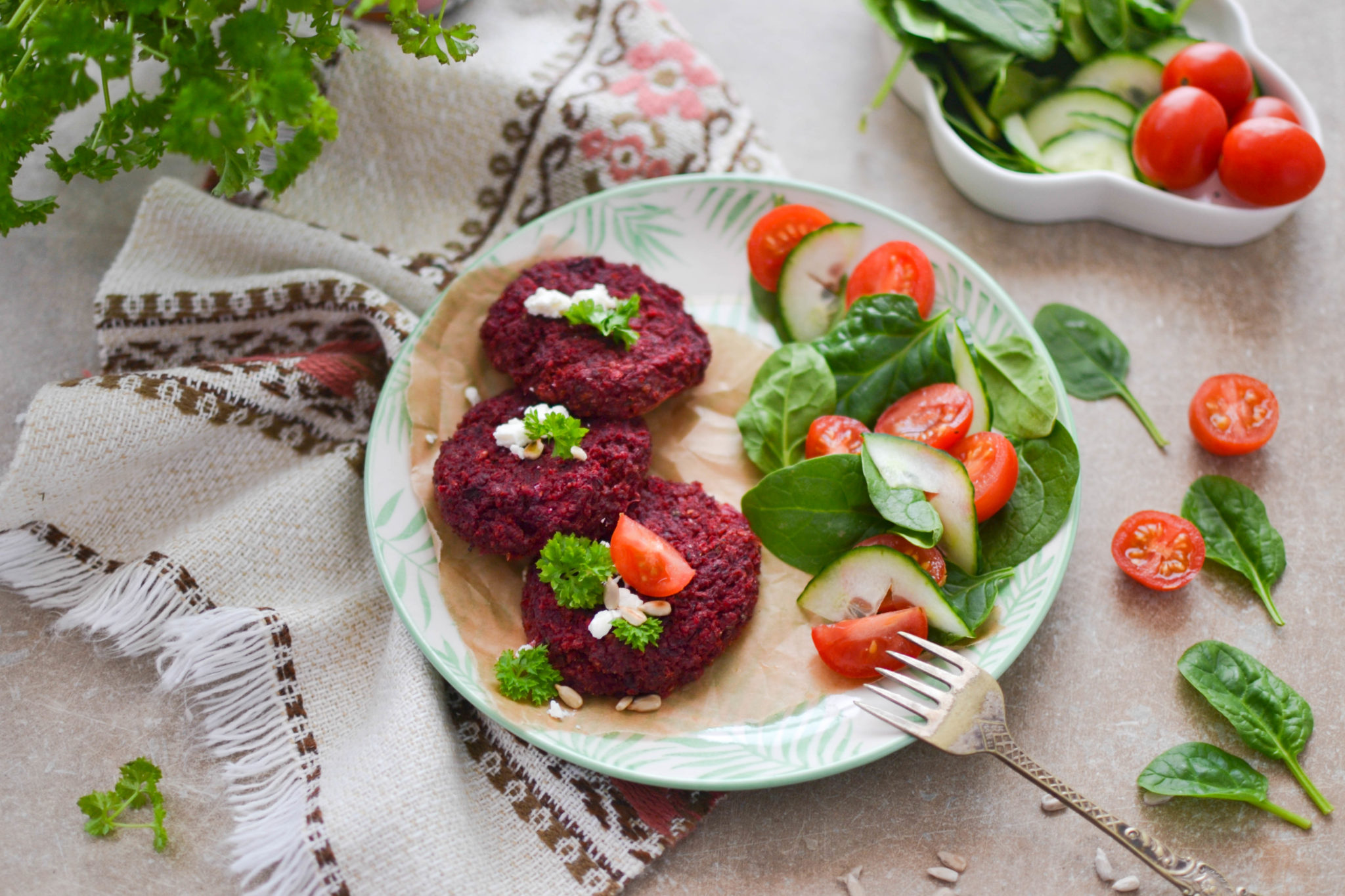 Kotleciki z&nbsp;kaszy jaglanej i&nbsp;buraków